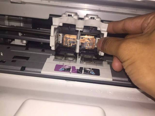 串口设备连接失败 断电后正常_电脑突然断电后开不了机_断电后打印机不能打印