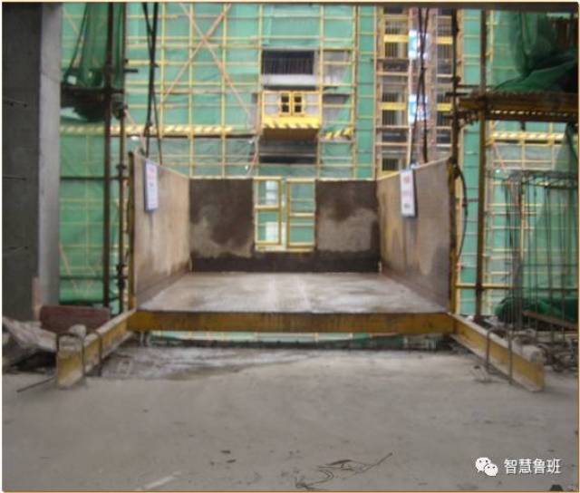 建筑工地的2种卸料平台,一个不用预埋钢筋,一个实现了自动化