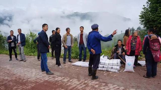 会泽县老厂乡雨中抢险及时到位