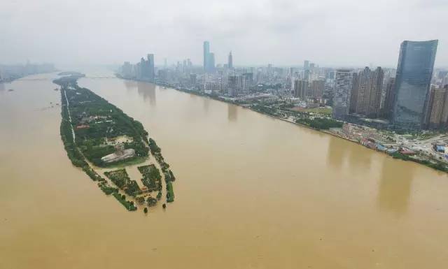 视频:长沙市橘子洲整个洲岛几乎全部被水淹没 6月22日以来,江南多地