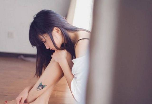 落魄女孩难以启齿的堕落生活,你经历过绝望吗?