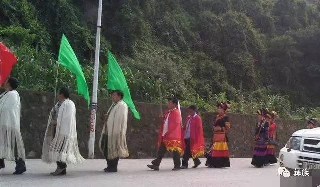 在四川大凉山,这样独特的丧葬习俗只有彝族才有