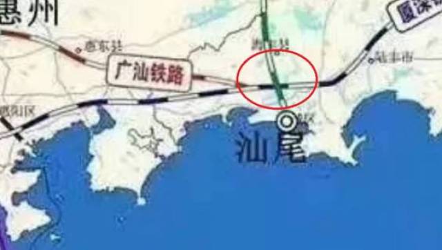 广汕铁路开通与龙汕铁路,厦深铁路交织在一起,从地图上看交汇点就在