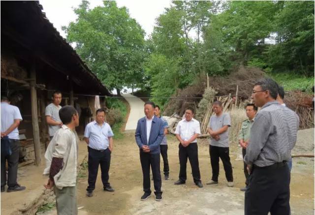 要闻| 县委书记曹勇深入太石河乡,大桥镇,蒿林乡调研深度贫困村脱贫