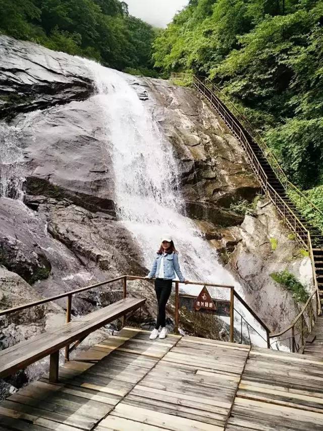 太白县青峰峡漂流等你来"湿身"