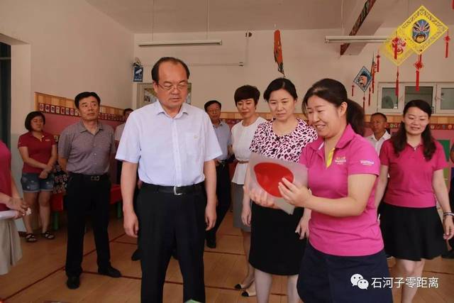 邹跃斌到八师石河子市教育系统调研