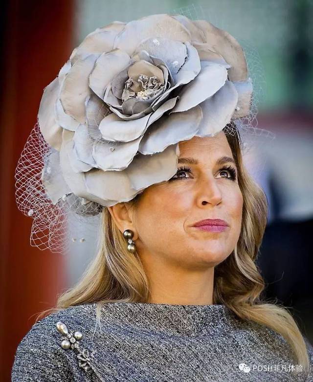 posh clique | 荷兰王妃和她的怪帽子