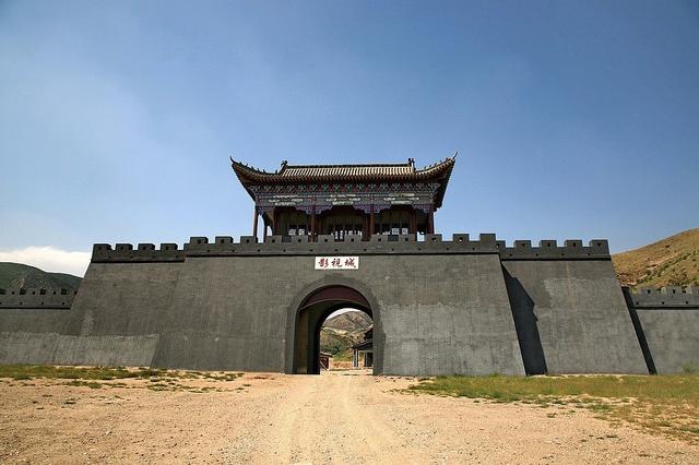 这个呼市农民进城"不务正业,居然在大青山山沟打造了座避暑小庄园