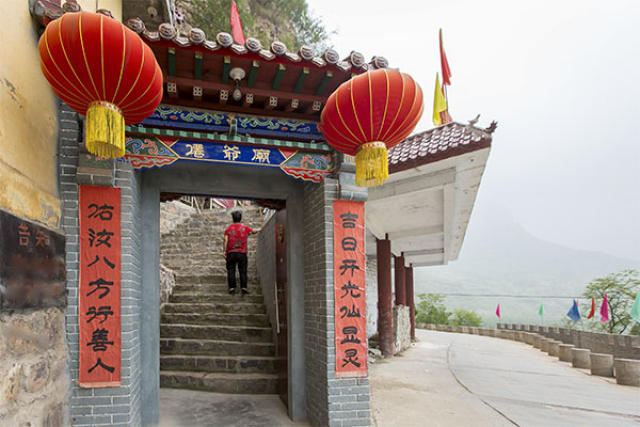 古城村花同栈有一座仙爷庙,也称胡仙,狐仙洞.