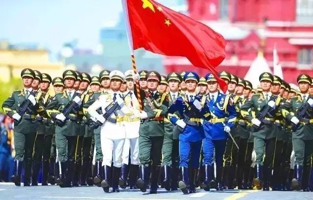 在这个光荣的节日到来之际 小天向伟大的中国人民解放军致敬!