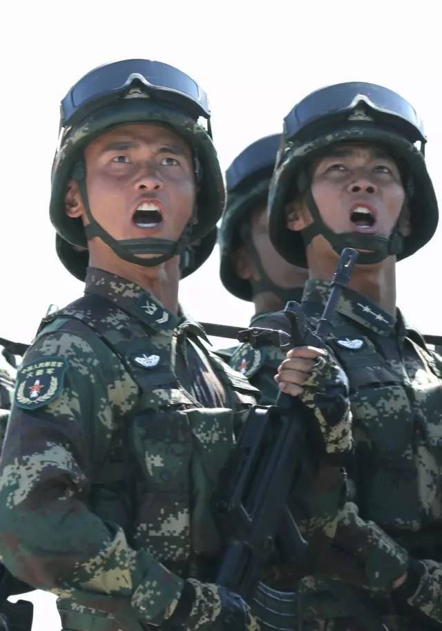 火箭军部队方队 新华社记者 吴晓凌 摄