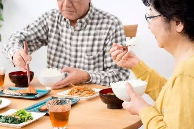 老人饮食有四大原则,这样吃才健康!