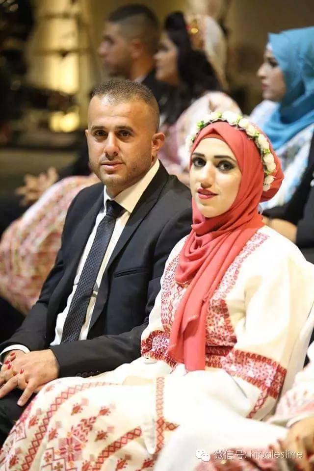 回看一场巴勒斯坦拉姆安拉市的集体婚礼吧