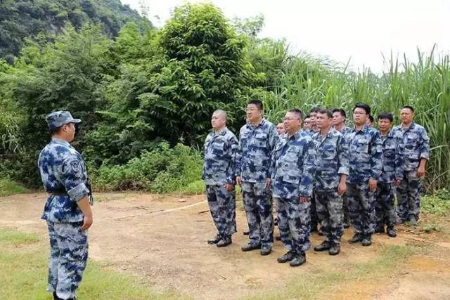 中信大锰到宁明空军场站慰问官兵