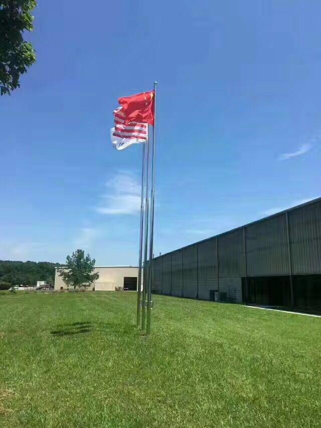 中国国旗,悠派司旗飘扬在美国土地上!