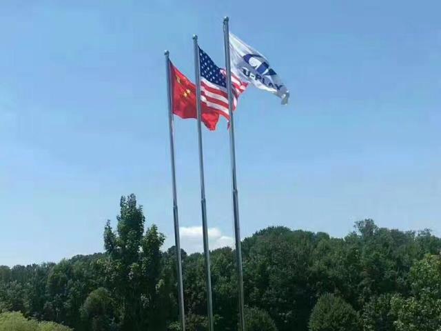 中国国旗,悠派司旗飘扬在美国土地上!