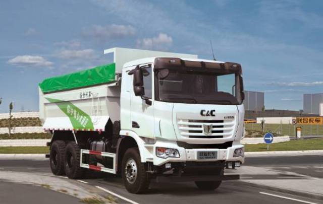 记者随之作了进一步了解,该新型清洁能源渣土车是联合卡车lng系列重卡