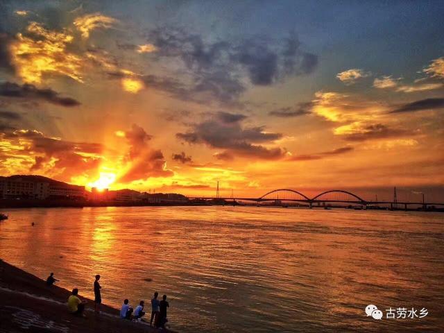 水乡夕阳无限好,夏日醉美是黄昏.