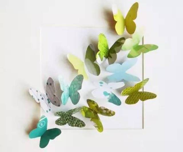 可是做漂亮蝴蝶的绝佳素材,剪出蝴蝶后贴在白色卡纸上就是一幅装饰画