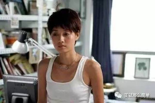 《聊斋-席方平》,演古装美人,又在1999年《儿女英雄传》扮演,2002年