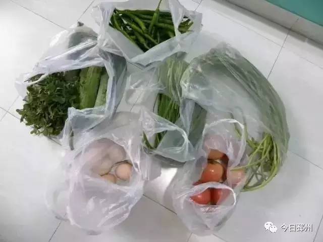 去菜市场超市买菜用的塑料袋别用了!太多坏处!