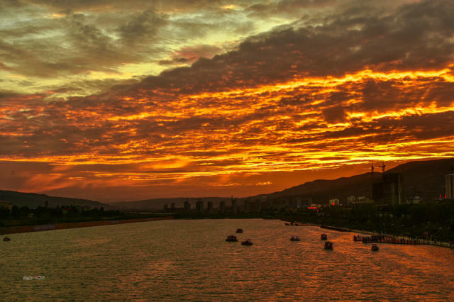 夕阳晚照 静谧翠湖(天之水网)