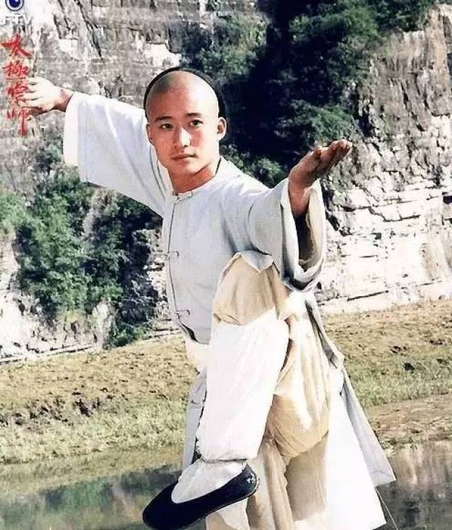 1999年《小李飞刀》,2001年《少林武王》等,让吴京在功夫电影电视中