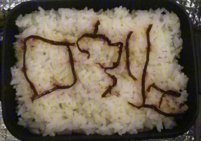 白米饭配几根咸菜 这怎么吃?