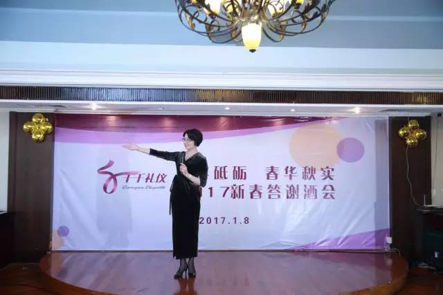 "为了客套而客套,会把人推向虚伪,这样的礼仪没有存在的价值和意义.