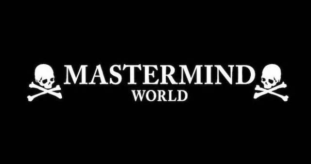 白色点缀鞋带和全掌 boost,而 mastermind world 字样和骷髅头 logo