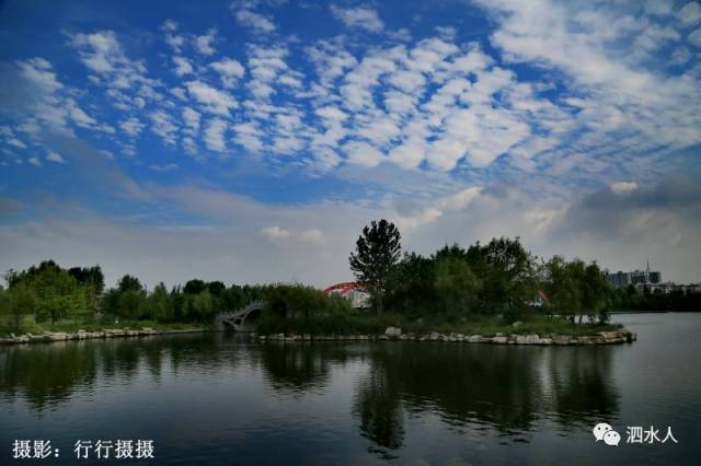 下午3:45开始拍摄的圣源湖美丽云景.