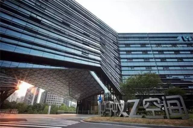 据了解,腾讯广州总部大楼将设成微信总部大楼,未来腾讯公司将秉持开放