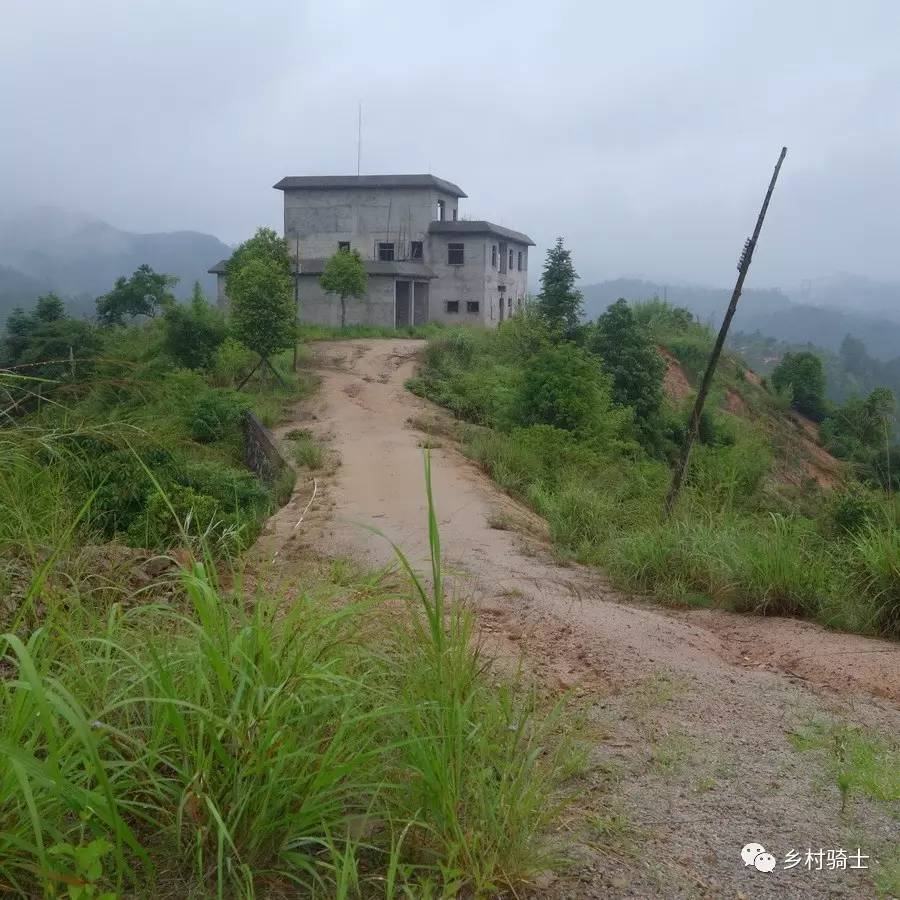 淡化了大自然曾予我们的馈曾经的村庄餐馆 海丰圆墩村 广东 2017.