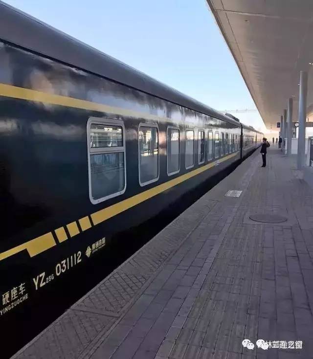 锡林浩特至二连浩特旅客列车置换新车体