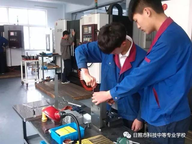 想学什么专业看这里日照市科技学校职教活动周系列报道2017特别推荐