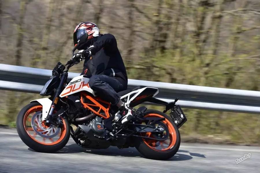 秀车- 2017款 ktm 390 duke 入门级街车惊艳登场