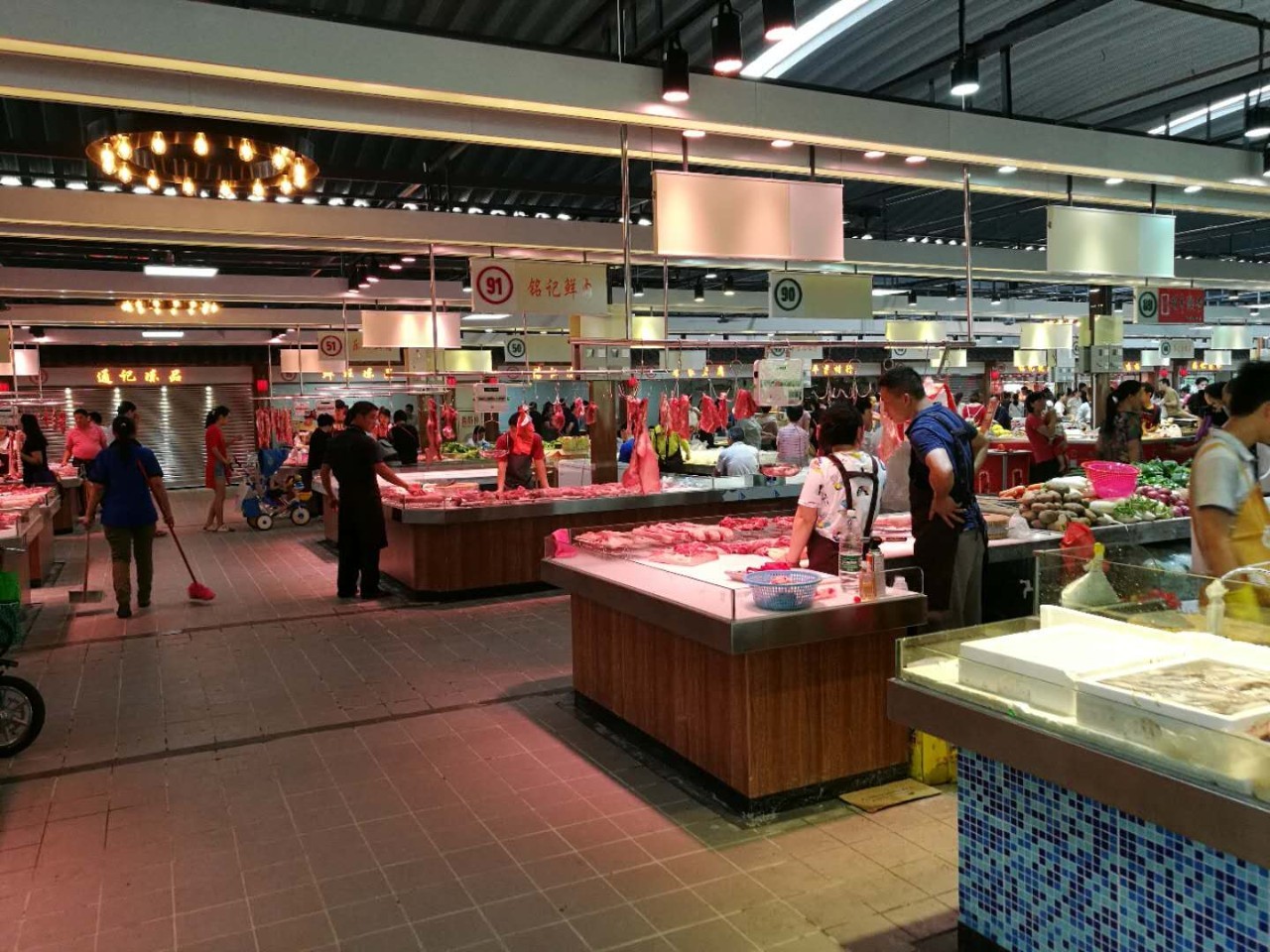 金沙洲第二大菜市场--雁塔生活小镇今日开业!街坊们又