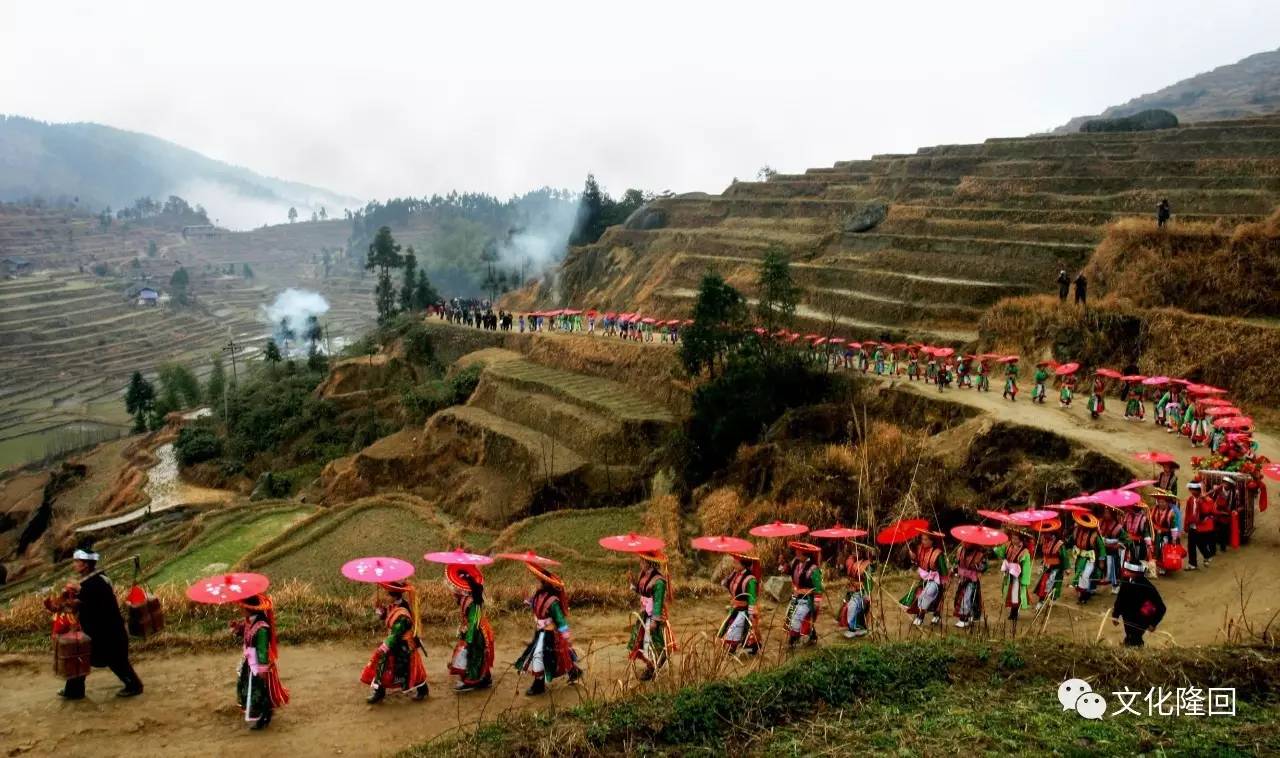 送亲队伍隆回花瑶主要居住在县境西北部,即今虎形山瑶族乡,小沙江镇