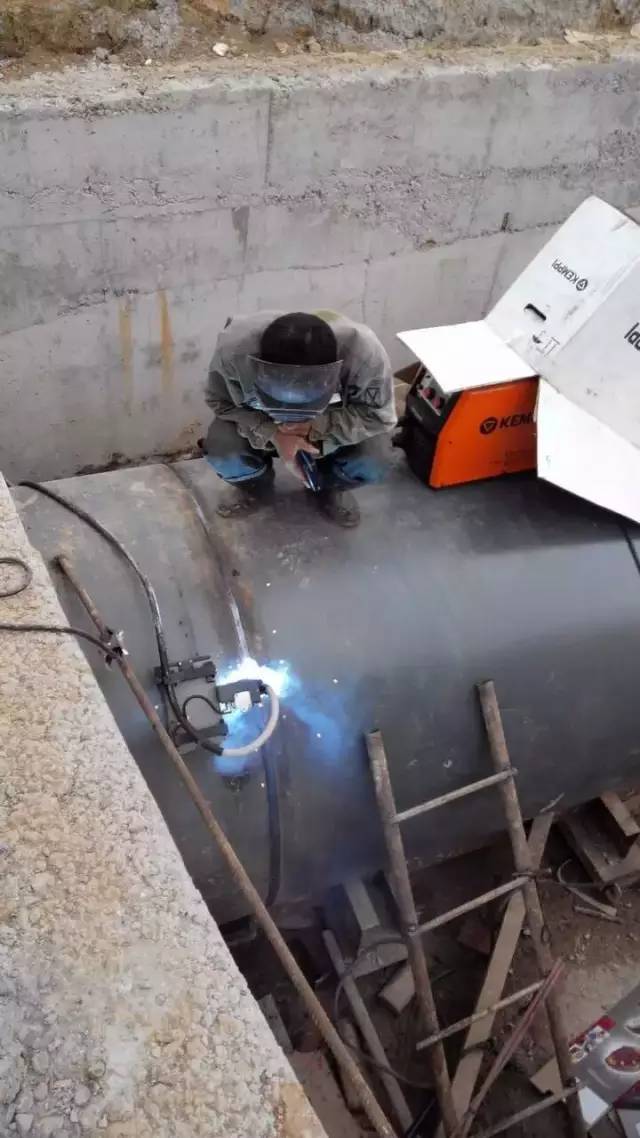 国产焊机大口径管道多焊枪内焊 双丝外焊焊接技术