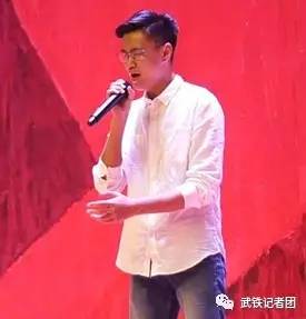 城轨1606班的尹韦伦的一首《你就不要想起我》,使得观众走进了恬静的