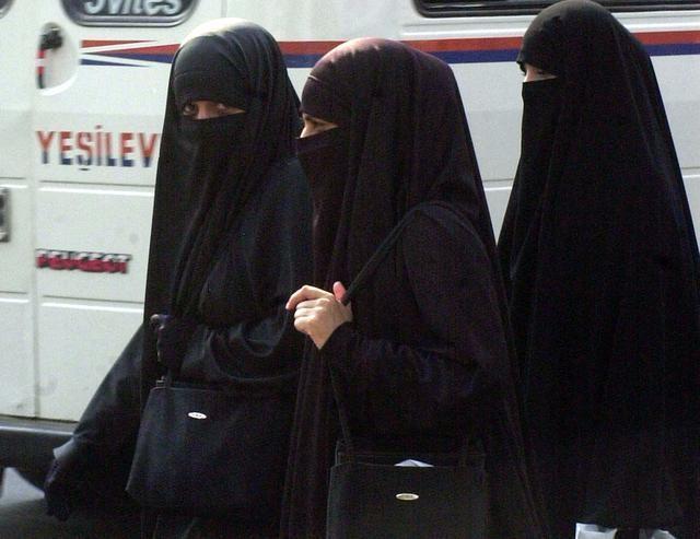 转：神秘的穆斯林女人为什么戴头巾、穿罩袍大揭秘