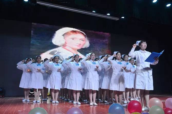 护士节||护理学院国际护士节授帽仪式圆满举行