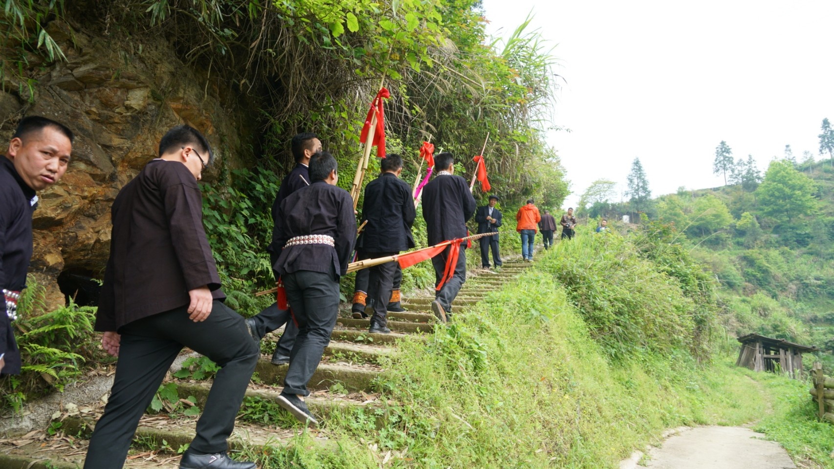 人在山上呼什么成语_成语故事图片