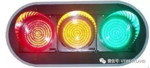 红绿灯右转一直闪黄灯,算不算违章