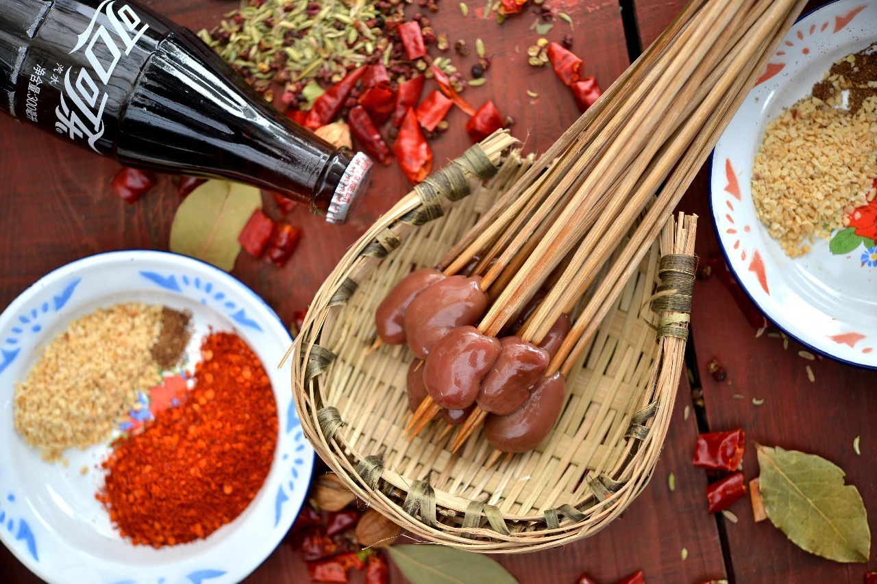 温江这家复古剃锅串串,你吃的不仅是味道,更重要的还有回忆!