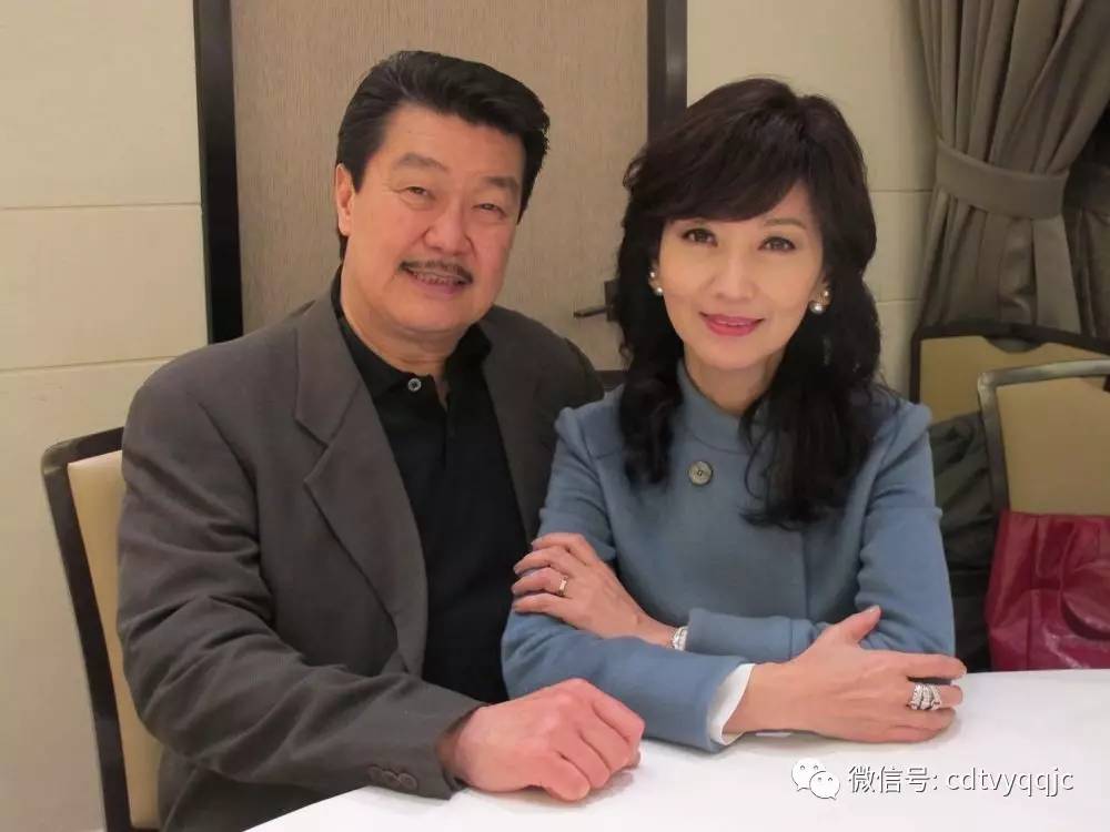 个人魅力和气质也超群,关键是和丈夫黄锦燊婚姻还那么美满,看到他两频