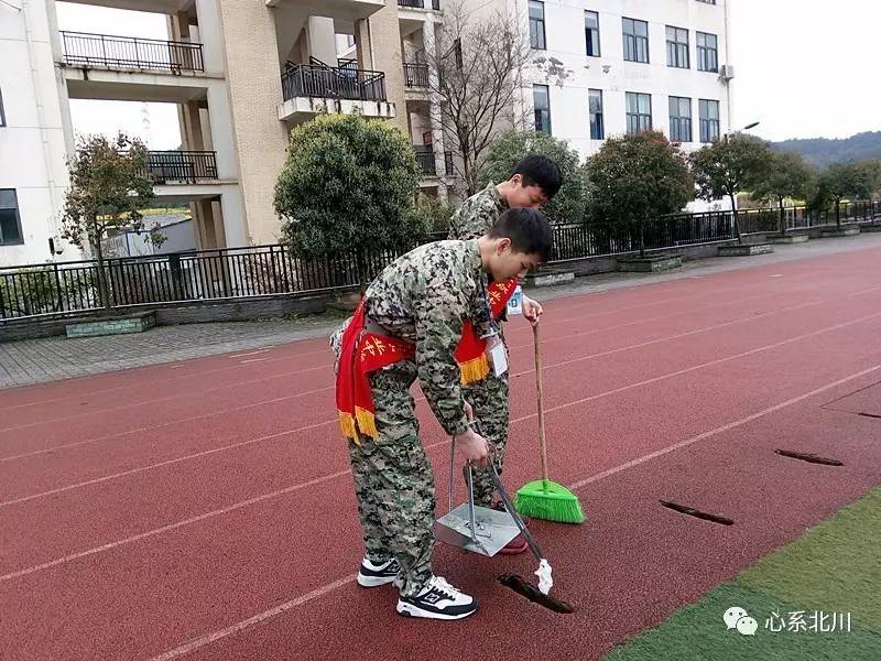 "文明随手拍"助力和谐校园建设