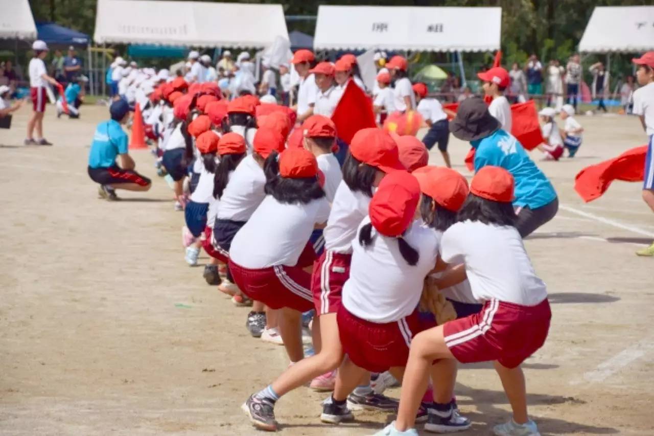 了解了日本学校运动会,就会明白为什么日本人那么具有团队意识