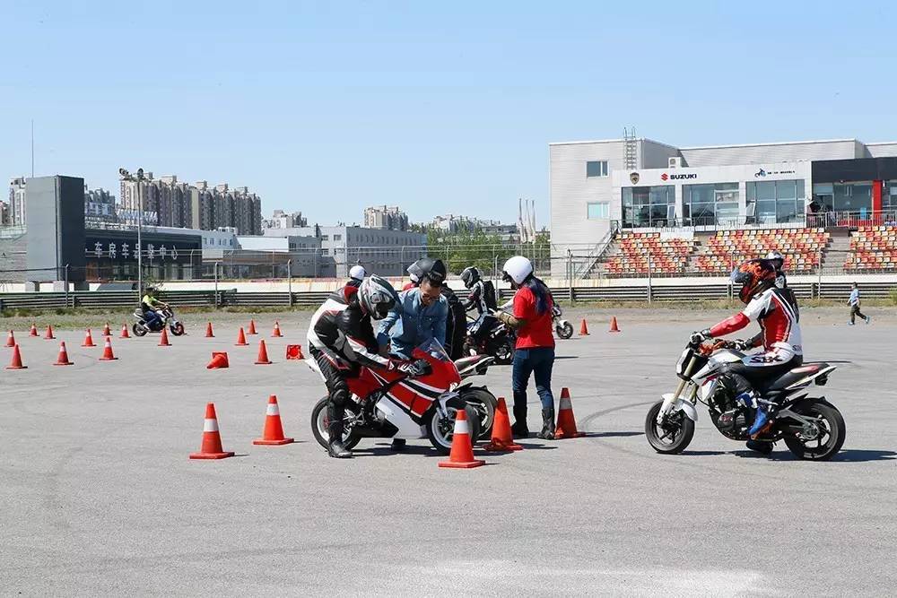 该上课啦!金港联速摩托车赛车学校将于下周开课