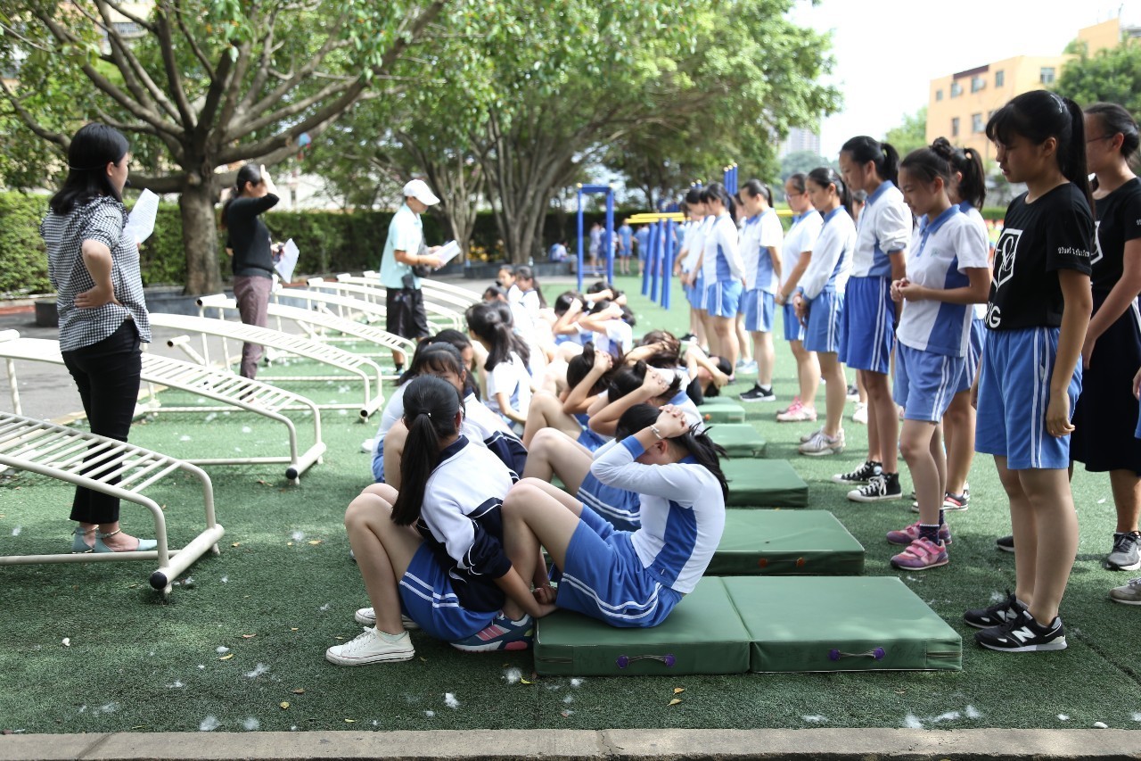 体育教案热身操模板_体育教案封面模板_大学体育教案模板